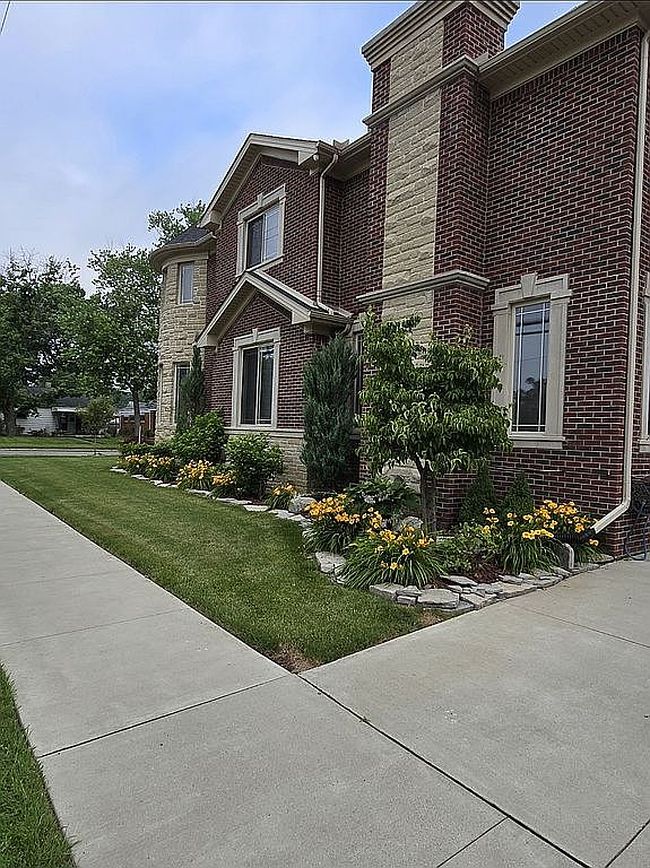 Photo of 6804 Centralia St #6804, Dearborn Heights, MI