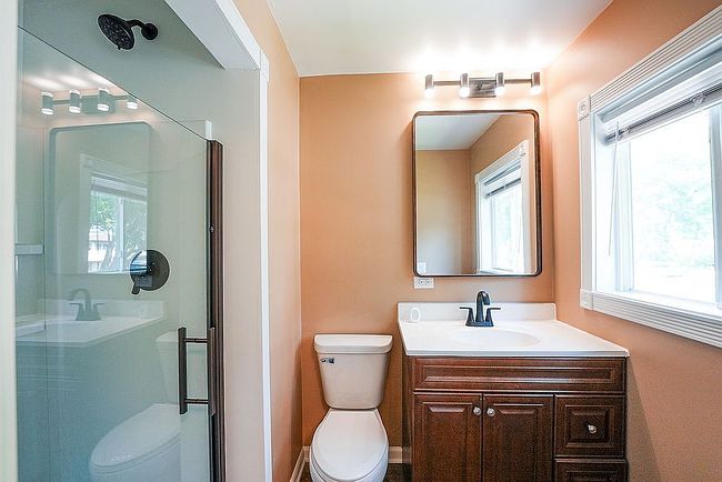 Photo of 319 W Central Ave, Lombard, IL