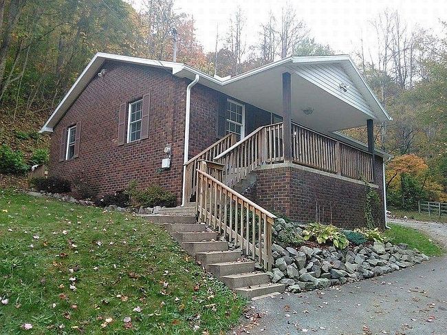Additional photo of property located at 205 Boblett Hl