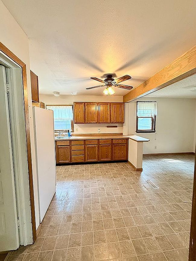 Additional photo 2 of property located at 511 11th St N