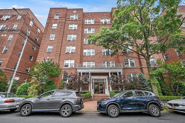 Photo of 11114 76th Ave Apt 411, Flushing, NY