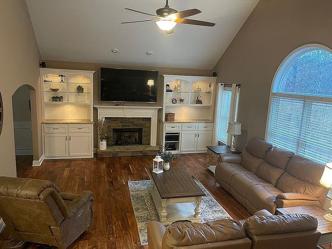 Additional photo 2 of property located at 417 Gray Fox Dr Unit 2