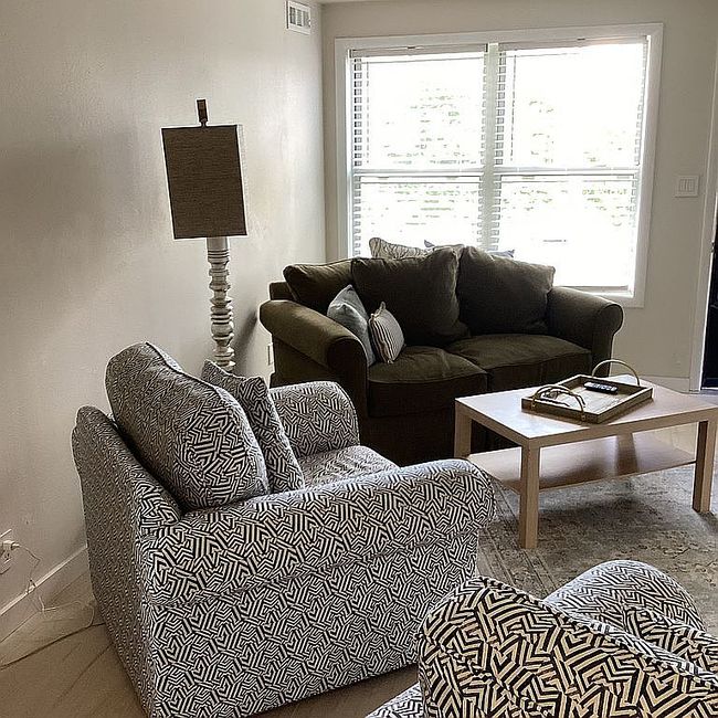 Image of 1098 Passover Rd #201