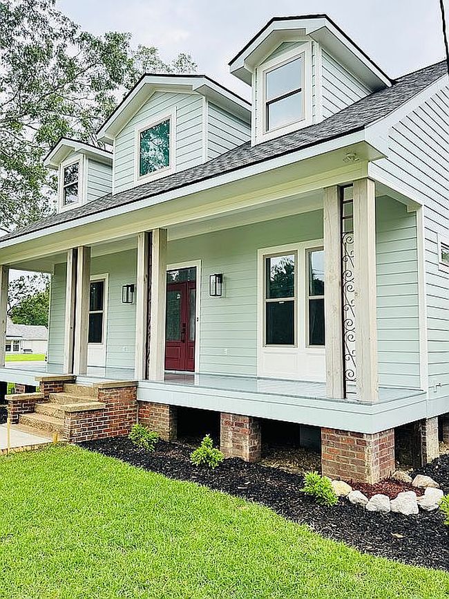 Photo of 163 S 7th St, Ponchatoula, LA