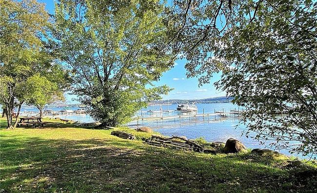 Photo of 2868 West Ave, Greenhurst, NY