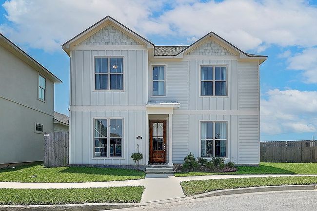 Image of 100 Harvey Cay Ln