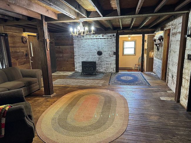 Image of 400 Mountain Rd