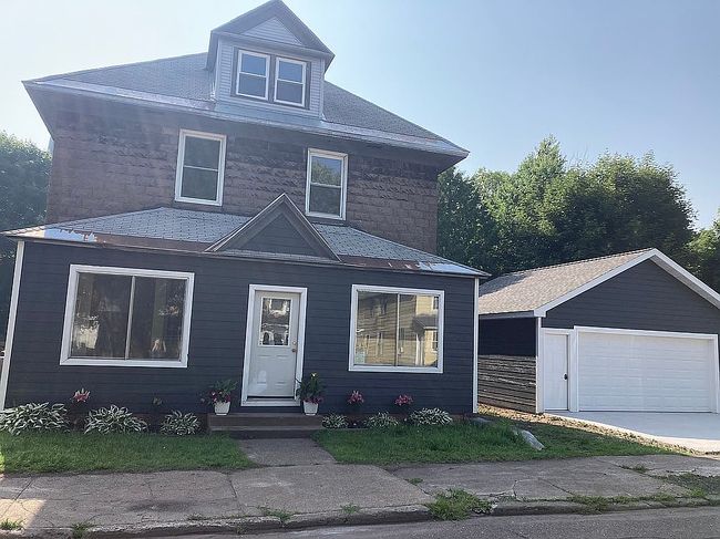 Photo of 309 7th St, Calumet, MI