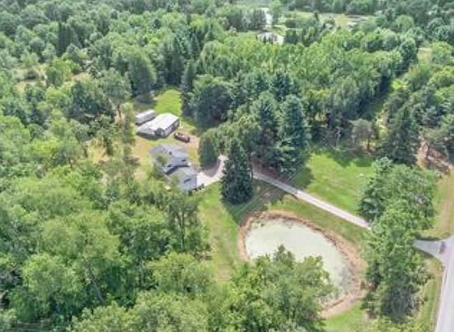 Photo of 11807 Upton Rd, Bath, MI