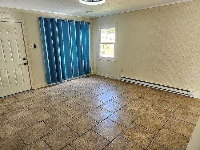 Image of 383 Erskine Ave