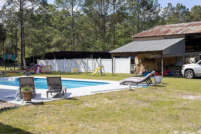 Image of 2547 Saddle Club Rd