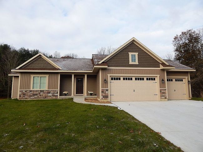 Photo of 13340 Forest River Dr Se