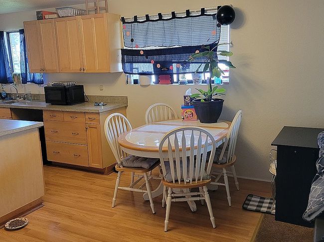 Image of 722 W 6th St