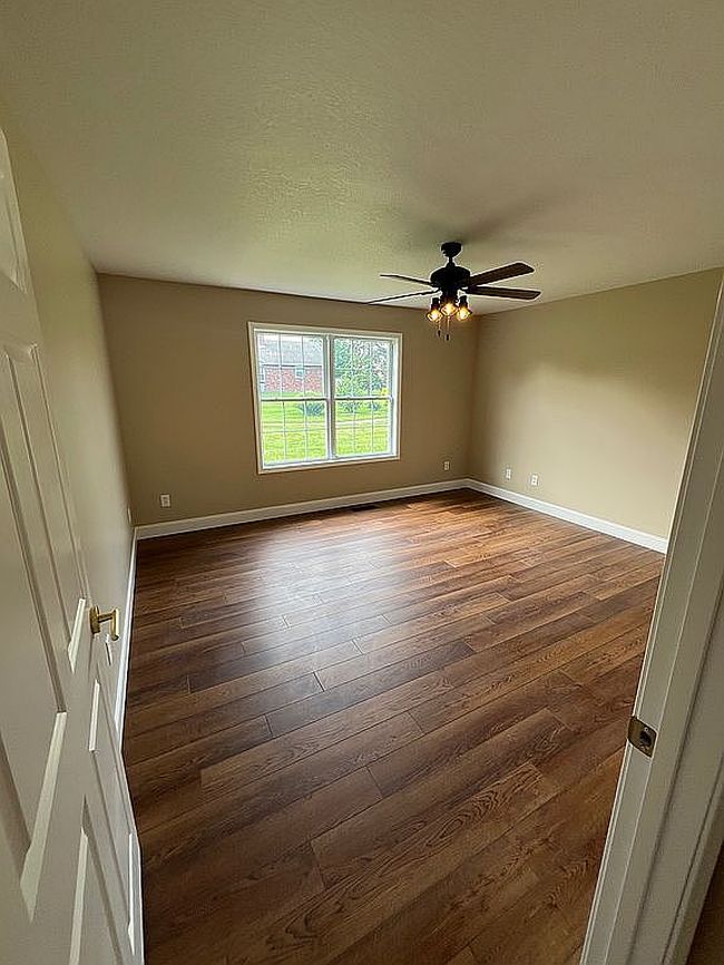 Image of 102 Magnolia Ln