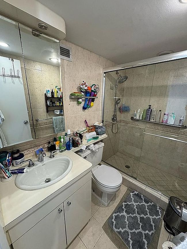 Photo of 4101 Pine Tree Dr Apt 1512, Miami Beach, FL