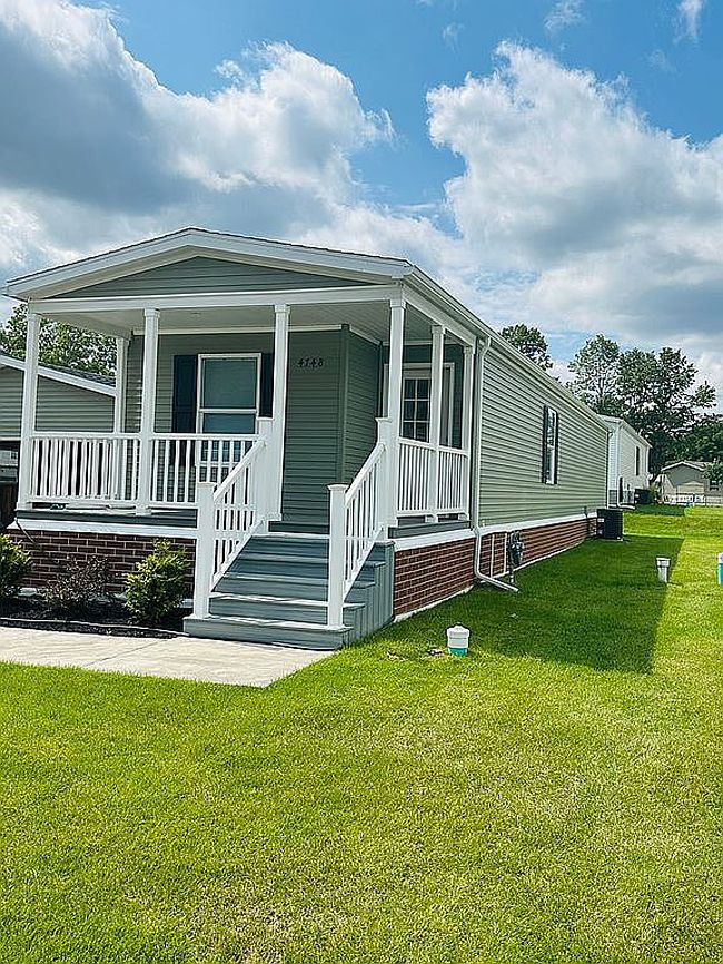 Photo of 4742 Glengarry Rd, Clarence, NY