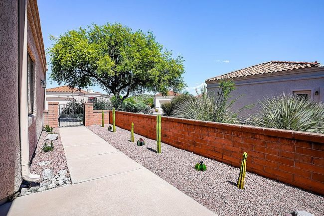 Additional photo 2 of property located at 5501 N Via Papavero