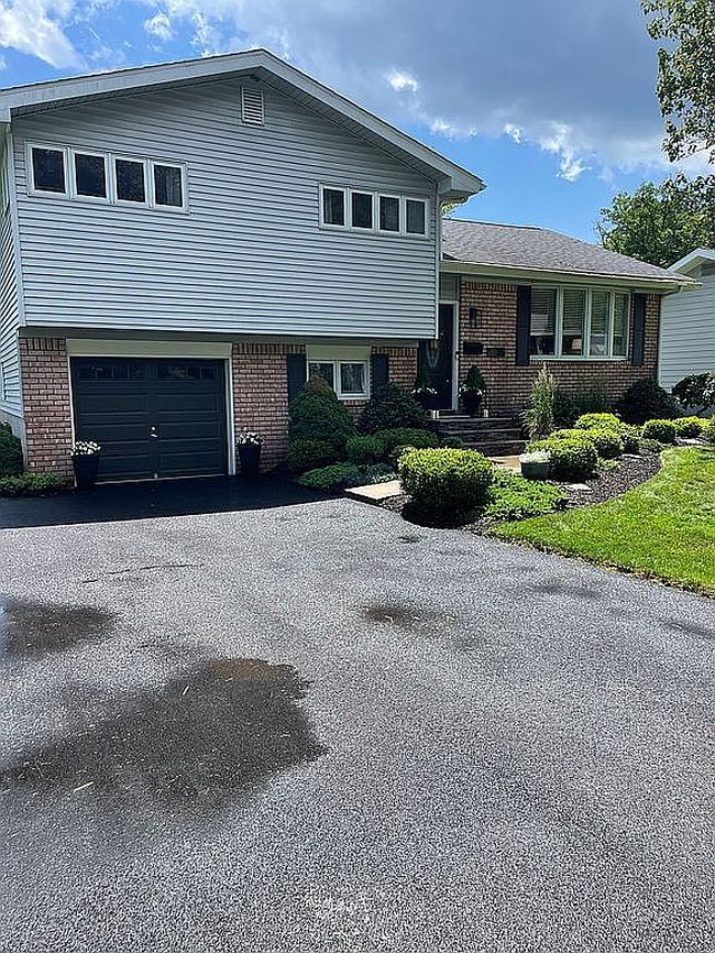 25 Hialeah Dr, Albany, NY