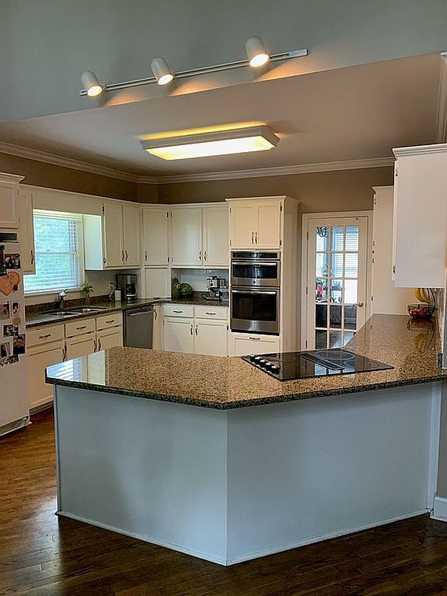 Image of 1659 Country Club Dr