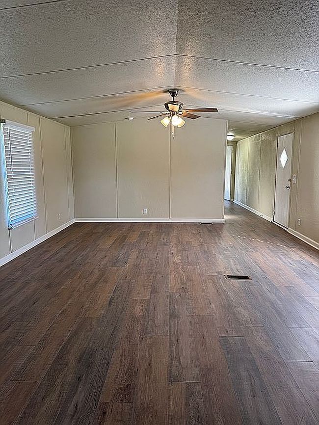 Image of 45300 Gold Place Rd
