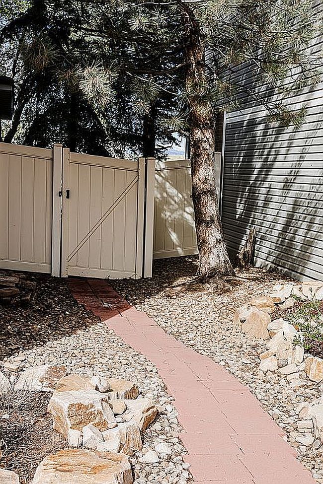 Image of 3919 Arrowwood Ln