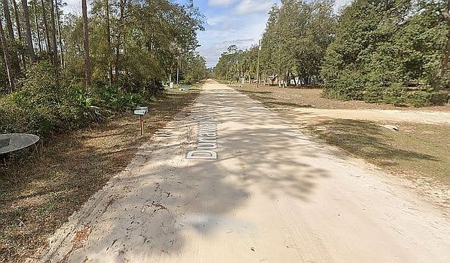Photo of 113 Dunaway St, Interlachen, FL