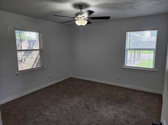 Photo of 1220 Crestview Dr, Vidor, TX