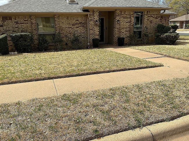 Image of 3229 Emerald St