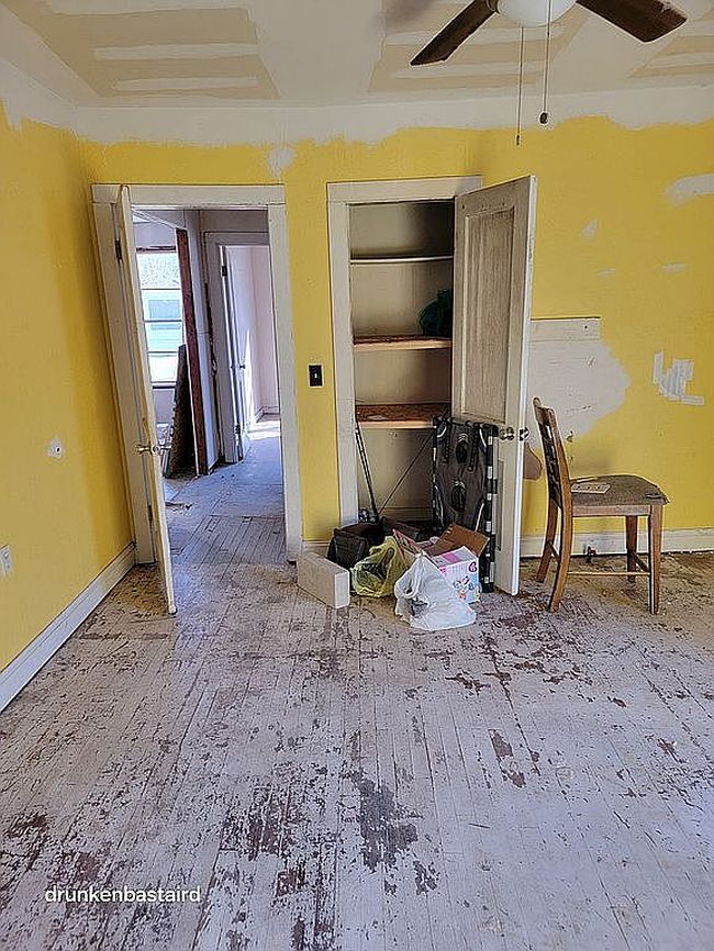Image of 908 2nd St Se