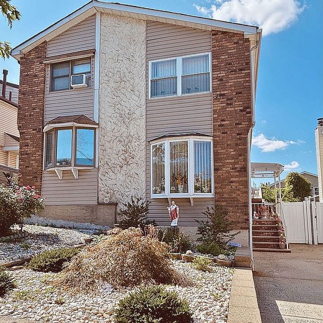 Photo of 22 Hewitt Ave