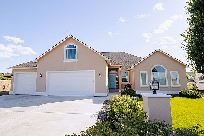 Photo of 87123 E Haven View Pr Se, Kennewick, WA