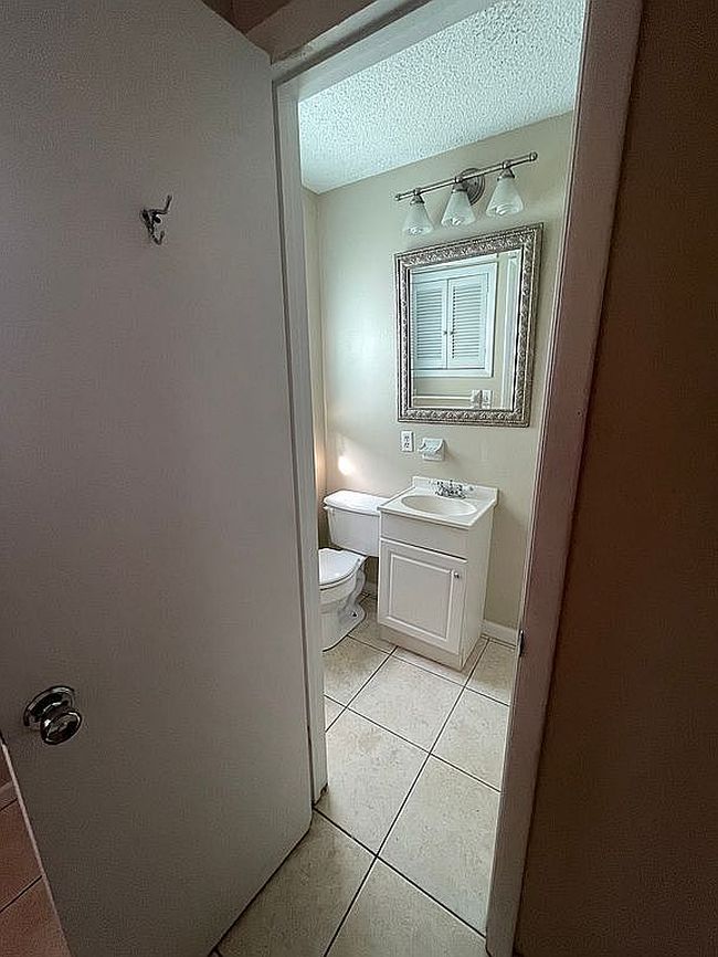 Image of 1756 Banyan Dr