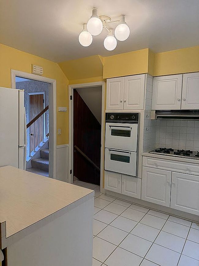 Photo of 3115 Bradley Rd, Westlake, OH