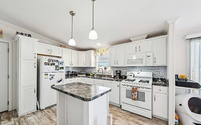 Photo of 4413 Hurontario Trl, Niagara Falls, NY