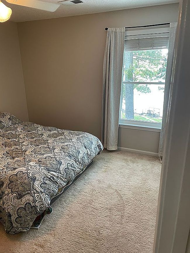 Photo of 8625 Lake Shore Dr W, Southaven, MS