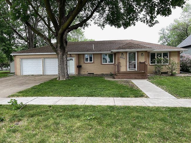 Photo of 30 S 3rd Ave W, Hartley, IA
