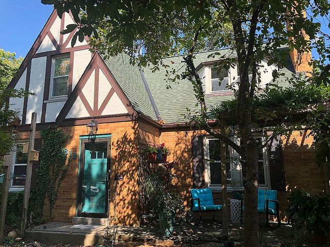 Photo of 812 Saint James Ave