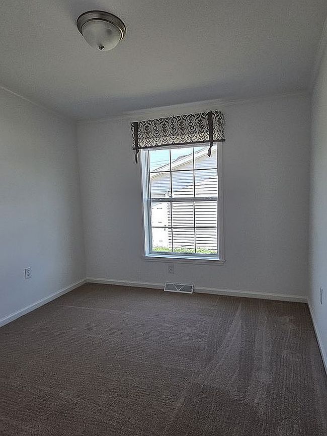 Photo of 19 Burke Dr, Shippensburg, PA