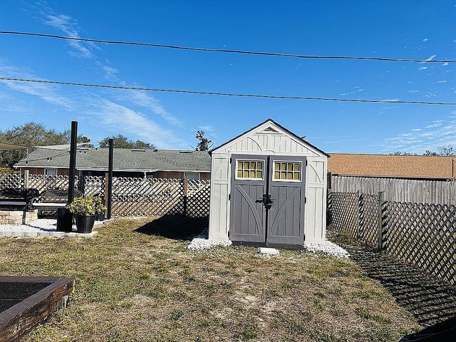 Image of 1464 Howland Blvd