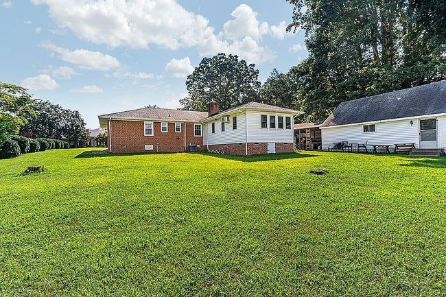 Photo of 7477 Lexington Dr, Mechanicsville, VA
