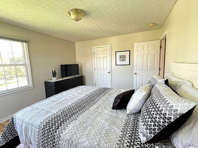 Image of 138 Village Cir