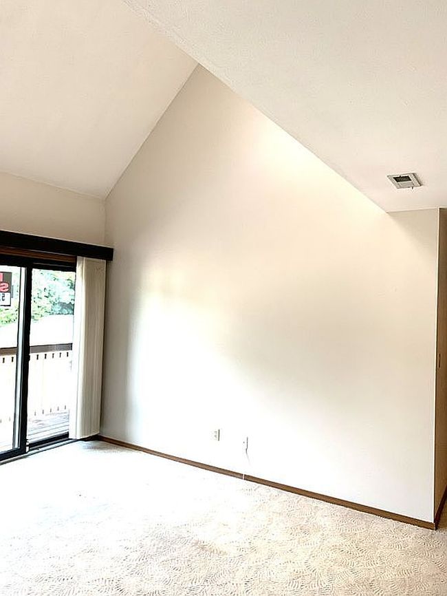 Photo of 5162 Hollow Wood Ct Apt D, Saint Louis, MO