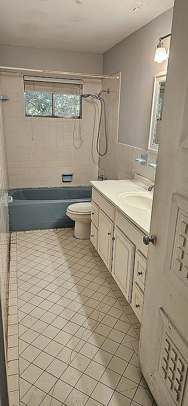 Image of 3221 Lay Ave