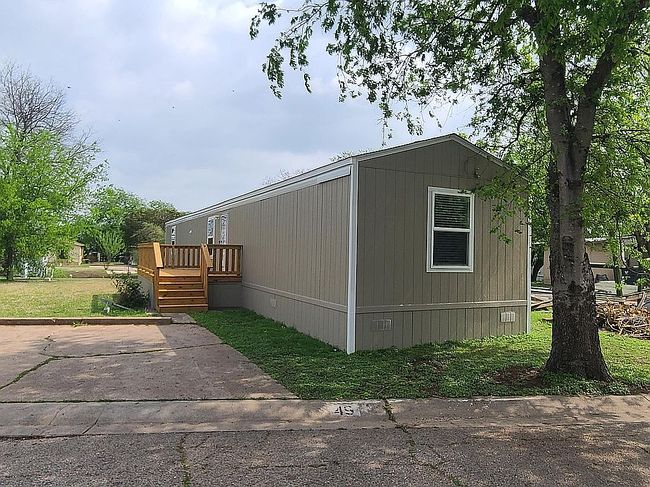 Additional photo 1 of property located at 2601 Robinson Dr Trailer 49