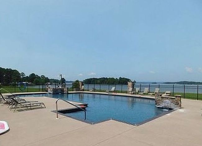 Image of 3152 Dykes Bridge Rd #102
