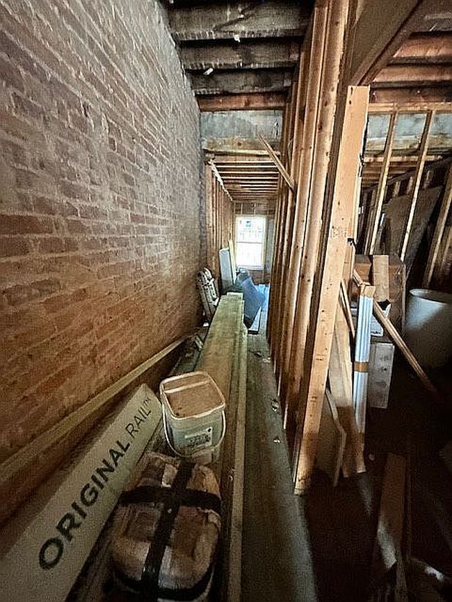 Additional photo 1 of property located at 1307 Division St