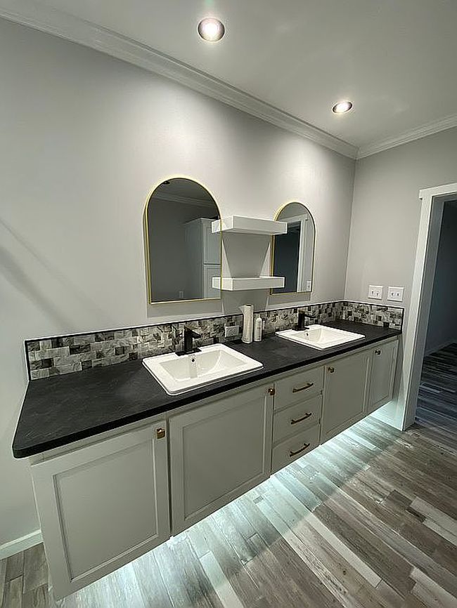 Image of 19 Sheepshead Ln