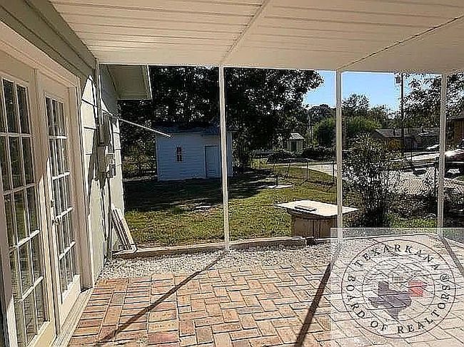 Photo of 403 S Arkansas Ave, Bloomburg, TX