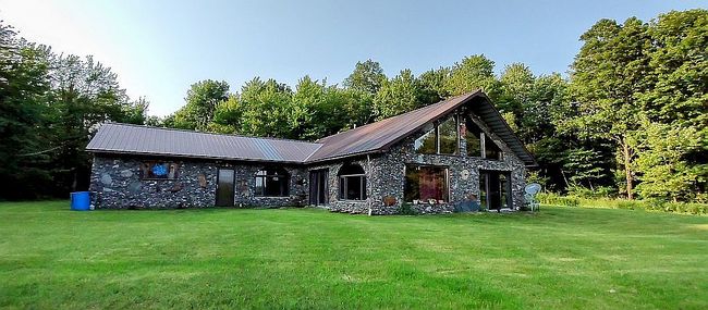 Image of 850 Barry Rd