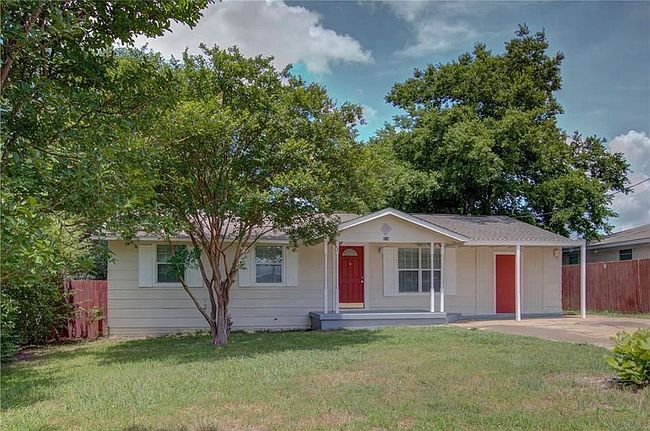 214 Hill Ln, Red Oak, TX